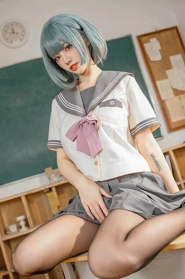 网红美女桃良阿宅 不良JK教室肛塞
