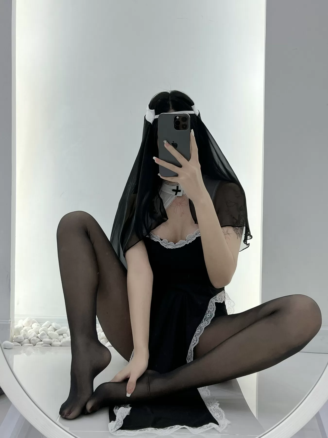 鱼神 – 修女服性感cos